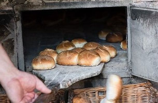 The secrets of baking bread in a home oven