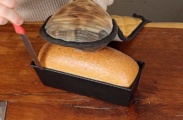 How To Stop Bread Sticking To The Tin