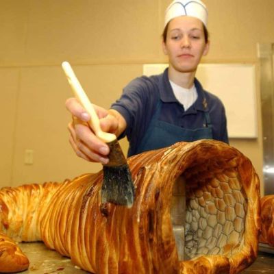 What's The Difference Between Patisserie, Boulangerie, and Viennoiserie?