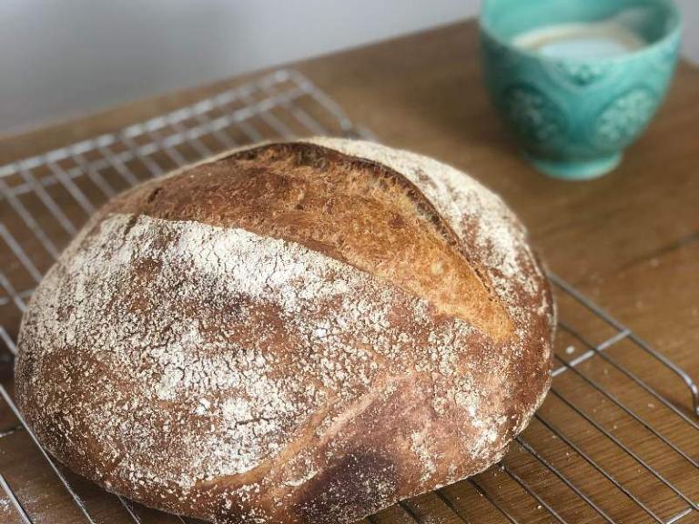 How to cool sourdough bread